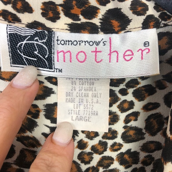 Tomorrow’s Mother Leopard Maternity Top - Picture 4 of 6